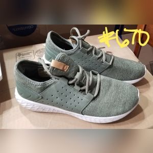 WOMEN'S SHOES SIZE 9.5 # 670